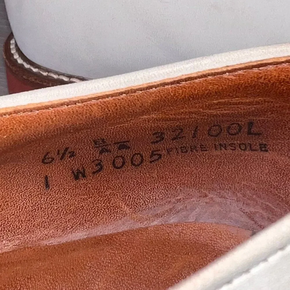 Brooks Brothers Cream Suede Oxfords W3005 Women's 6.5 (Narrow AA)‎